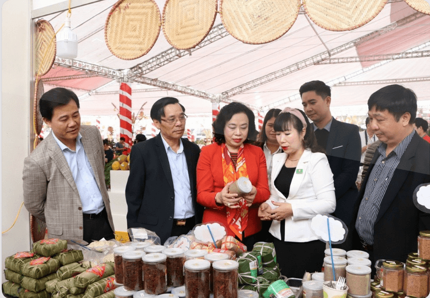 Đóng góp và phát triển